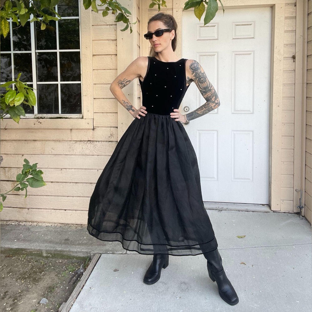 Vintage Mirte - Italian Elegant Black Velvet Sleeveless Dress